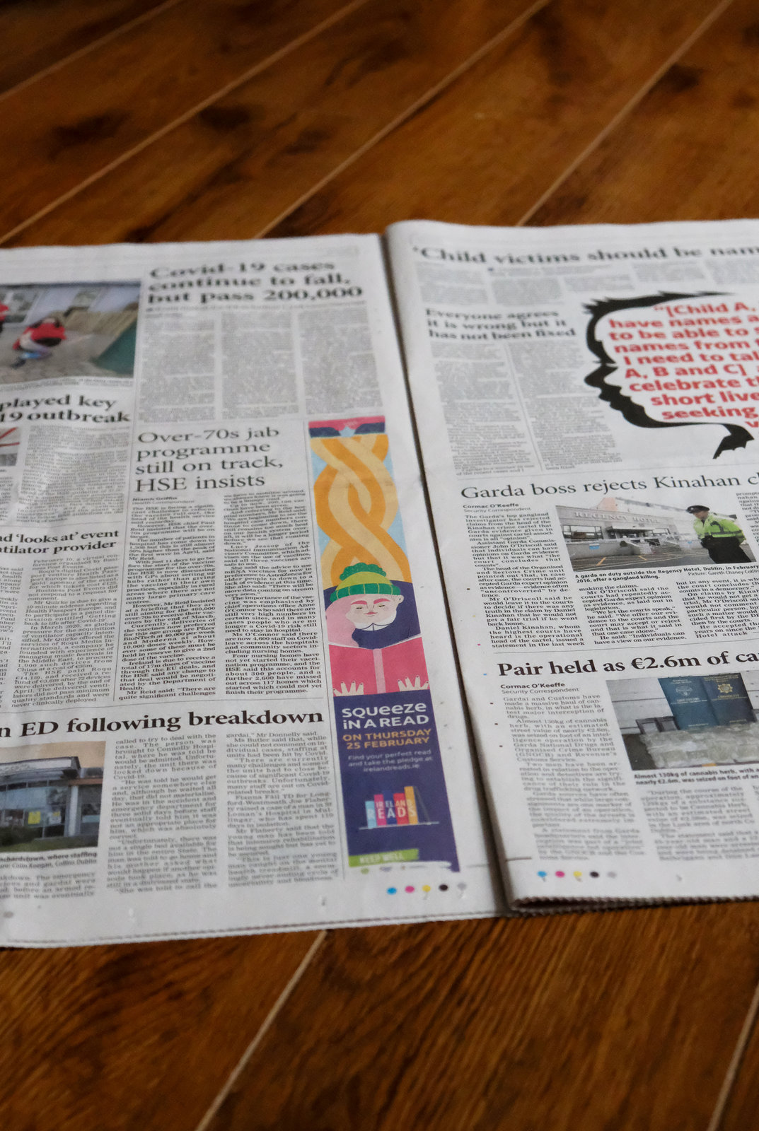 Squeeze in a read campaign for Libraries Ireland.